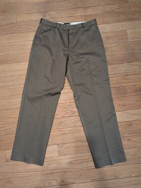 Men's Dockers Premium Classic Flat-Front Dress Pants in Olive Brown Size 36x32